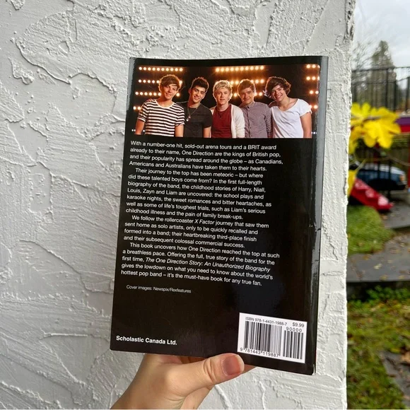 One Direction Biography Book! - Picture 3 of 7